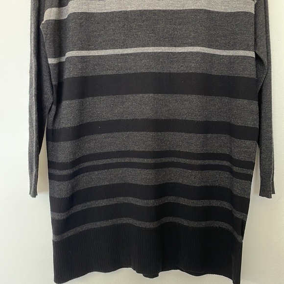 Eileen Fisher | 100% Merino Wool Drop Shoulder Long Sleeve Gray Striped Sweater - Picture 4 of 10